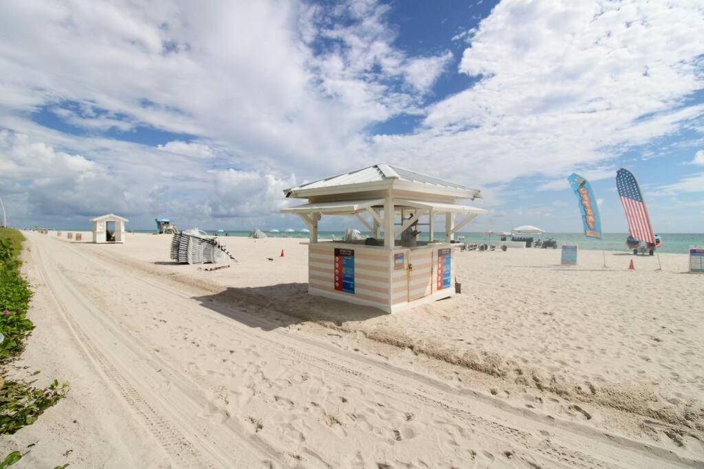 Alexander 511 Beachfront Condo With 2 Pools, Direct Beach Access, Sauna, Tikki Bar Маямі-Біч Екстер'єр фото