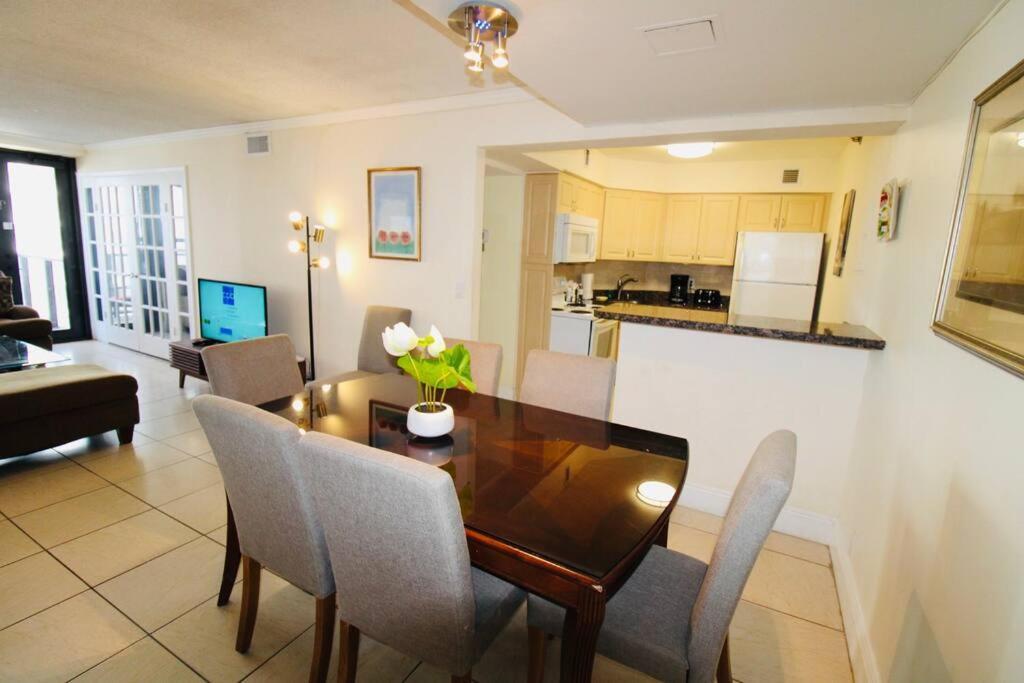Alexander 511 Beachfront Condo With 2 Pools, Direct Beach Access, Sauna, Tikki Bar Маямі-Біч Екстер'єр фото