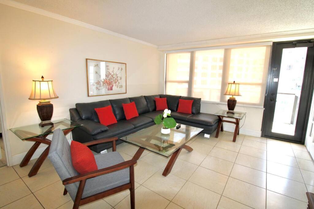Alexander 511 Beachfront Condo With 2 Pools, Direct Beach Access, Sauna, Tikki Bar Маямі-Біч Екстер'єр фото